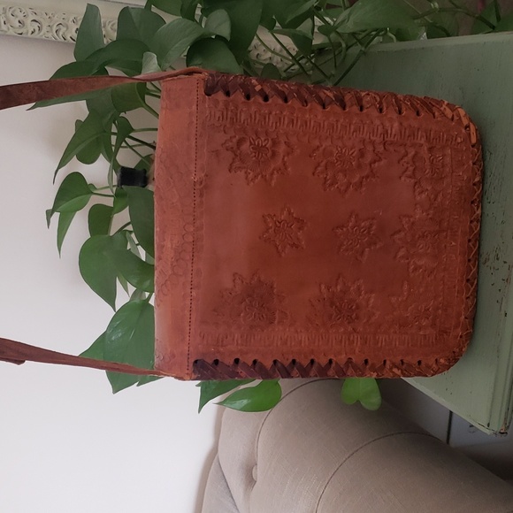 Vintage 60s Tooled Leather Saddle Bag - Picture 6 of 12